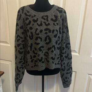Pink Lily Gray Leopard Print Sweater   B